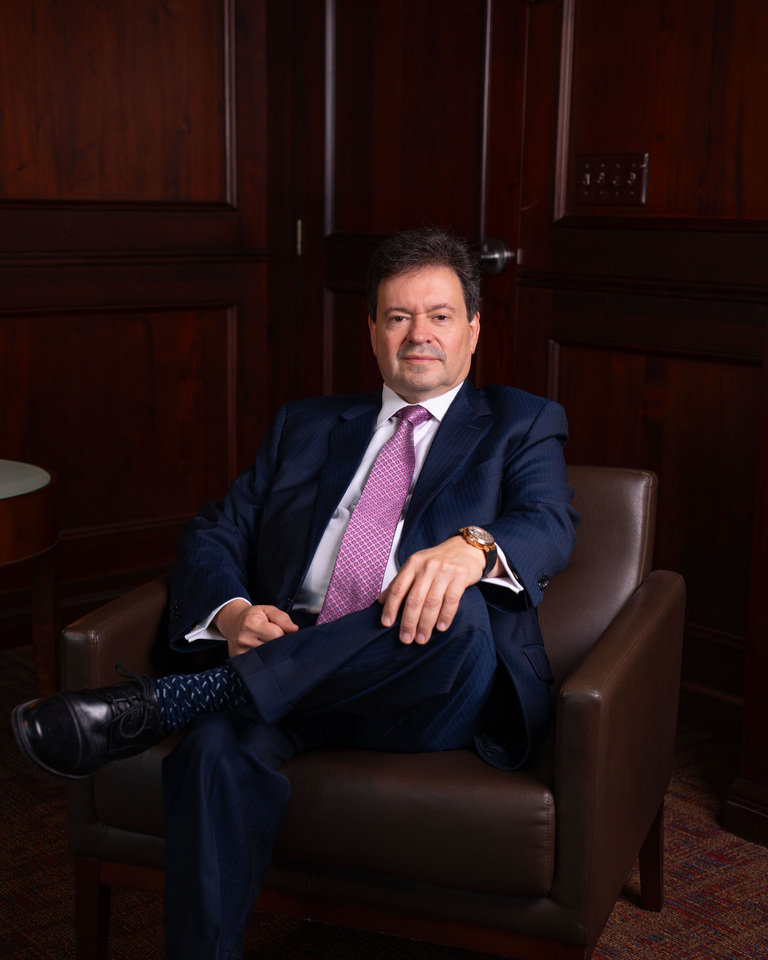 Guillermo Bueso Anduray es el Presidente del Grupo Financiero Atlántida y Presidente Ejecutivo de Banco Atlántida